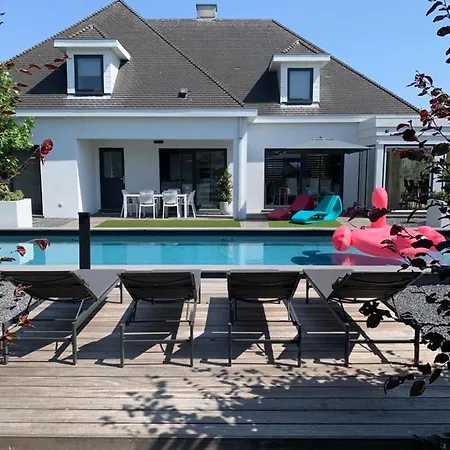 Villa Iconic House